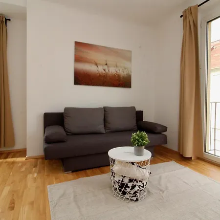 Flataid Annenstrasse Bahnhof Apartman *